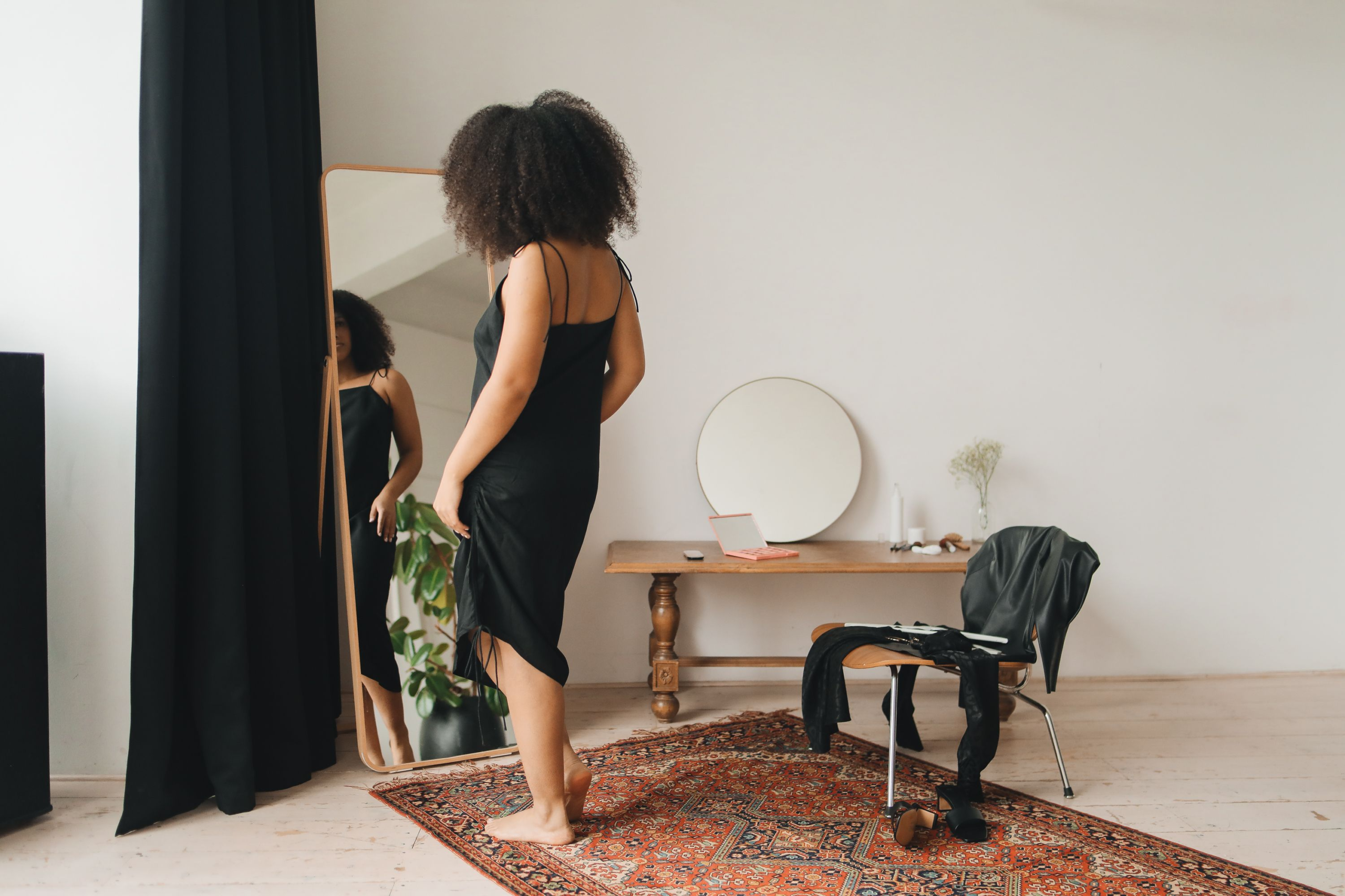 Why Am I Gaining Weight in Perimenopause Even Though I’m Trying? Belly Fat, Bloating, and Midlife Changes